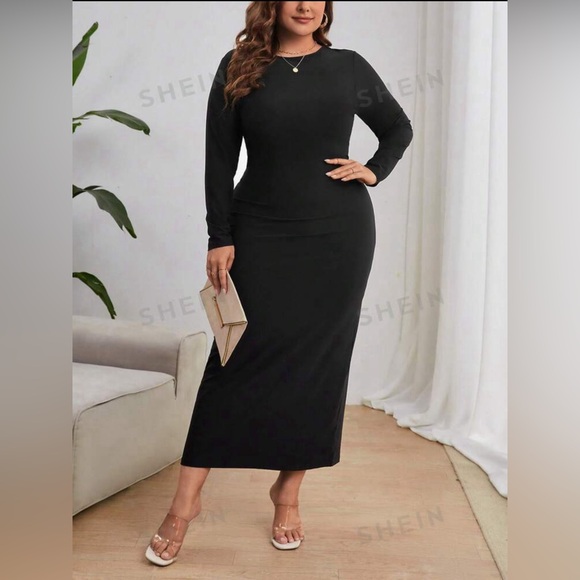 SHEIN Privé Plus Solid Round Neck Fitted
Dress - Picture 2 of 4